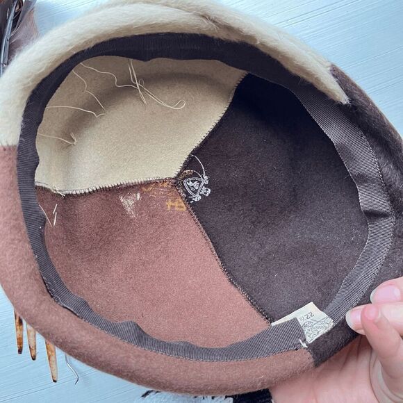 1950s Feathered Wool Pillbox Hat | Brown & Cream | “Winner” Equestrian Tag 22.5” - Picture 11 of 12